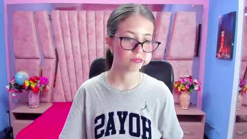 Sarah online show from October 7, 2:14 pm