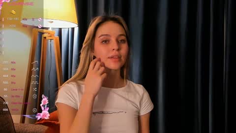 Snapshot of sarahcarrter chatting on December 11, 7:57 pm Sarah online show from December 11, 7:57 pm