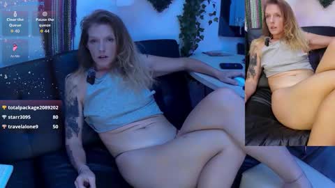 sarahdellisonn online show from November 23, 8:19 pm