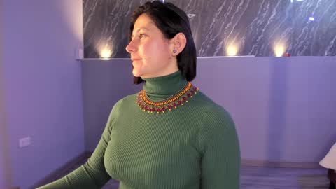 Sarah Deyvis online show from February 4, 3:04 pm