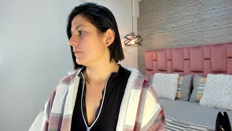 Sarah Deyvis online show from February 8, 2:16 pm