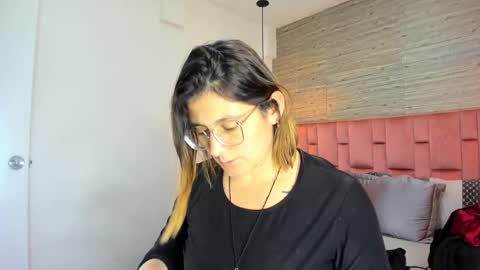 Sarah Deyvis online show from October 9, 8:07 pm