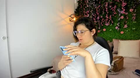 Sarah Deyvis online show from December 2, 1:17 pm