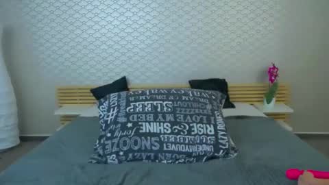 Snapshot of saraheshley chatting on January 12, 1:16 pm SarahEshley online show from January 12, 1:16 pm