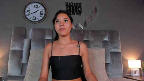 Snapshot of sarahevans__ chatting on December 7, 6:15 pm Sarah Evans online show from December 7, 6:15 pm