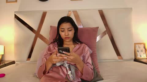 Snapshot of sarahevans__ chatting on December 28, 1:29 am Sarah Evans online show from December 28, 1:29 am