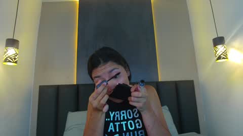 Snapshot of sarahevans__ chatting on January 17, 12:21 pm Sarah Evans online show from January 17, 12:21 pm