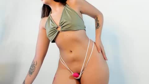 sarahgrant_ online show from February 1, 4:46 am