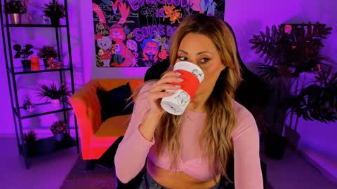 Divine Sarah NONUDE model online show from January 3, 11:25 am