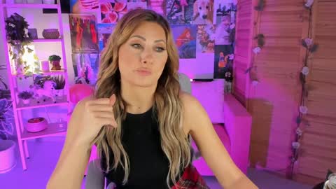 Divine Sarah NONUDE model online show from January 10, 11:11 am