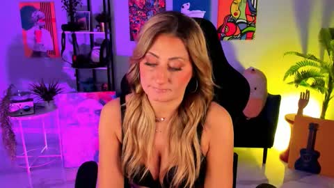 Divine Sarah NONUDE model online show from October 31, 1:01 pm