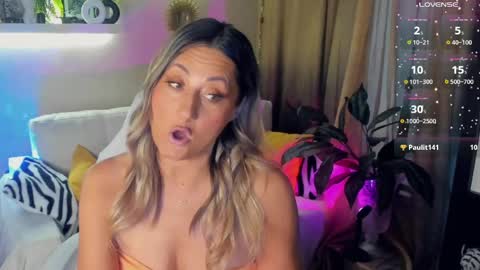 Divine Sarah NONUDE model online show from May 25, 4:24 pm