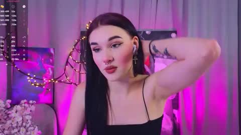 Sarah  online show from December 1, 9:20 pm