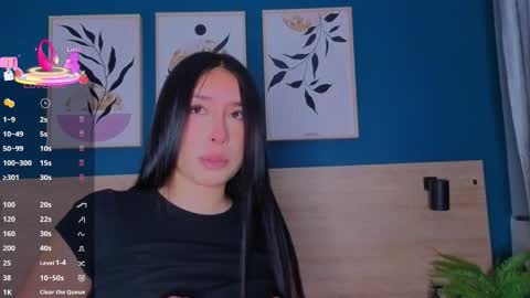 Snapshot of sarahmiler_ chatting on October 6, 11:40 am Sarah online show from October 6, 11:40 am
