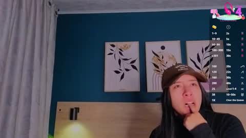 Snapshot of sarahmiler_ chatting on October 8, 11:52 am Sarah online show from October 8, 11:52 am