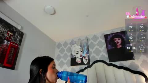 Sarah online show from November 5, 7:58 pm