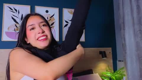 Sarah online show from November 14, 7:45 pm