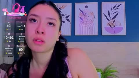Snapshot of sarahmiler_ chatting on March 28, 11:43 am Sarah online show from March 28, 11:43 am