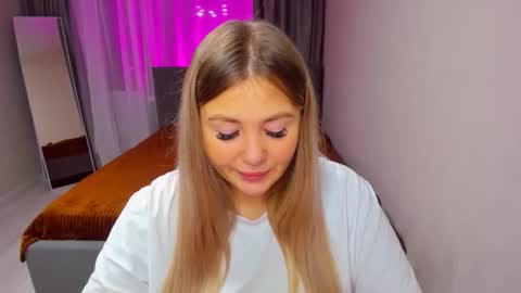 Sarah online show from November 11, 2:17 pm