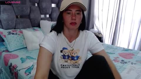Snapshot of sarahott_1 chatting on October 6, 3:53 pm Lia online show from October 6, 3:53 pm