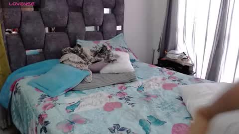 Snapshot of sarahott_1 chatting on October 7, 6:16 pm Lia online show from October 7, 6:16 pm