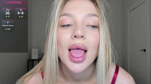 sarahphyllis online show from December 20, 9:22 pm