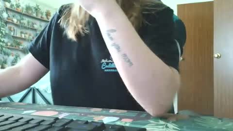 Snapshot of sarahpmummy chatting on July 20, 9:06 pm Sarah online show from July 20, 9:06 pm