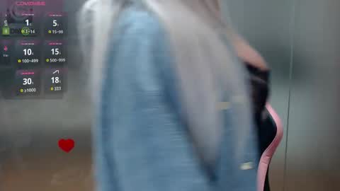 Snapshot of sarahstone_ chatting on October 18, 6:16 am Sarah online show from October 18, 6:16 am