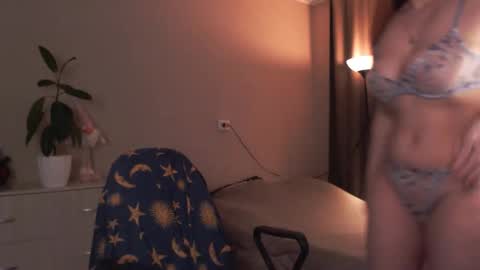 Sarah online show from March 1, 3:36 pm