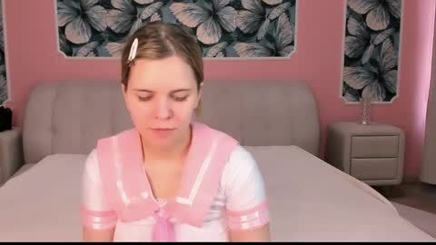 sarahwantslove online show from April 13, 10:32 am