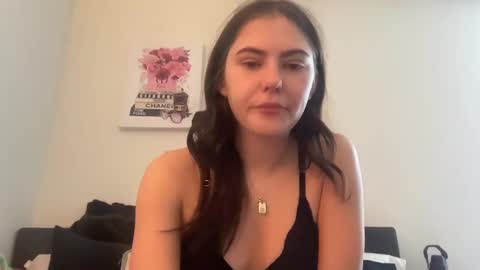 SarahxOliver online show from December 31, 3:42 pm