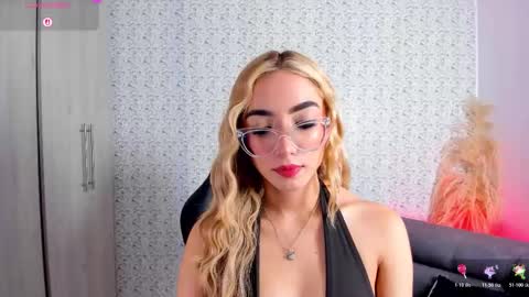 Sara jones   online show from March 14, 1:16 pm