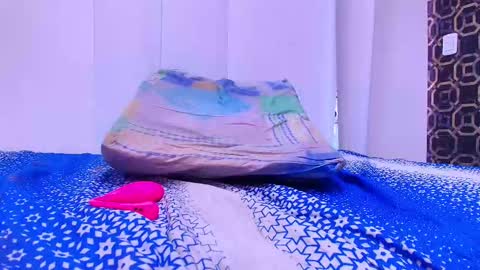 Sara  online show from March 4, 3:04 pm