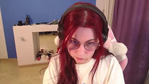 Snapshot of sarakinski chatting on March 18, 2:09 pm Sara online show from March 18, 2:09 pm