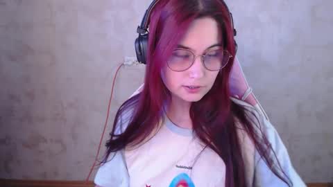 Snapshot of sarakinski chatting on May 25, 3:07 pm Sara online show from May 25, 3:07 pm