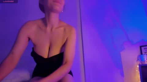 Sara online show from December 10, 1:54 am