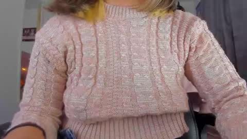 sara  online show from December 20, 6:08 am