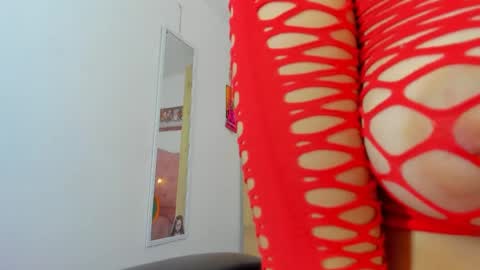 sara  online show from December 20, 6:24 pm