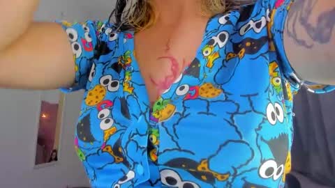 sara  online show from January 13, 1:02 am