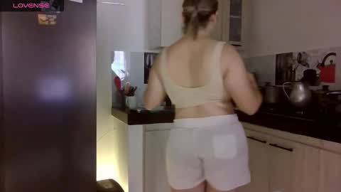 Snapshot of saramartinez100 chatting on February 17, 5:30 pm sara martinez online show from February 17, 5:30 pm