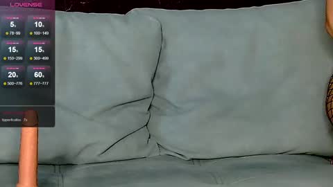 Mia online show from December 8, 6:22 am