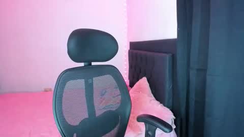 Sara  online show from December 17, 5:57 am