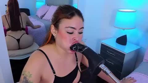 sararendon online show from February 26, 1:43 pm