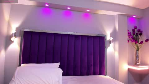 Sara   online show from September 13, 10:42 pm