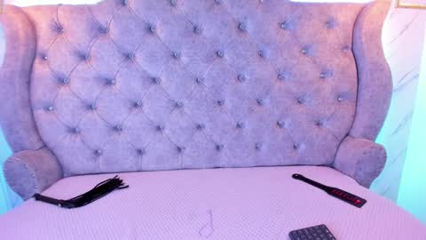 Snapshot of sarasaenz__ chatting on December 28, 2:53 pm online show from December 28, 2:53 pm