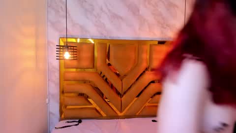 Snapshot of sarasaenz__ chatting on December 30, 2:40 pm online show from December 30, 2:40 pm