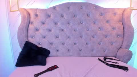 Snapshot of sarasaenz__ chatting on January 3, 5:53 pm online show from January 3, 5:53 pm