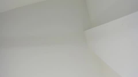 Snapshot of sarasaenz__ chatting on January 4, 11:43 am online show from January 4, 11:43 am