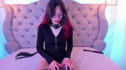 Snapshot of sarasaenz__ chatting on January 13, 2:21 pm online show from January 13, 2:21 pm