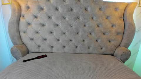 Snapshot of sarasaenz__ chatting on January 22, 11:23 am online show from January 22, 11:23 am